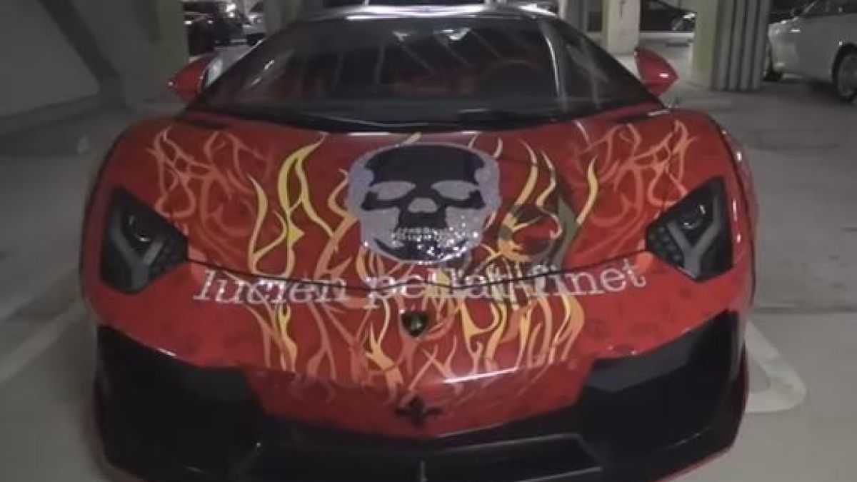 Най-откачените модели Lamborghini са скрити в гараж в Токио (ВИДЕО)  