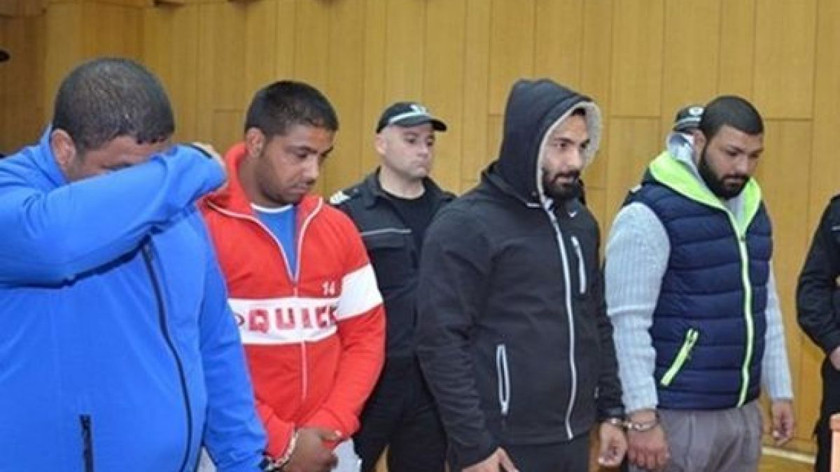 Бутат нелегални магазини на биячите от Раднево