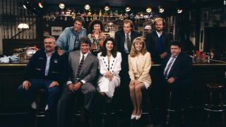 Актьорският състав на сериала „Бар наздраве“, но... 35 години по-късно (СНИМКИ)