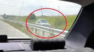 Нагло и опасно! Джигит лети в насрещното край Хасково (СНИМКИ)
