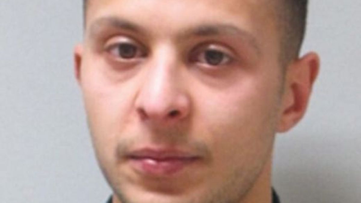 Салах Абдеслам на първи разпит в Париж