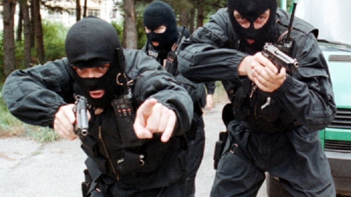 Извънредно и само в БЛИЦ! Заключиха Белязания, полицията диша в мутренския врат на Шумахера!