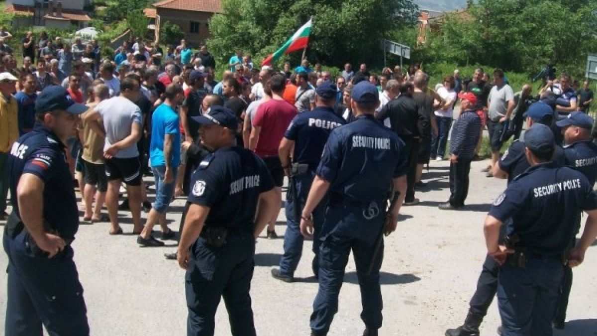 Ромите в Гърмен не искат да се махнат от гетото, въпреки че им дават жилища другаде