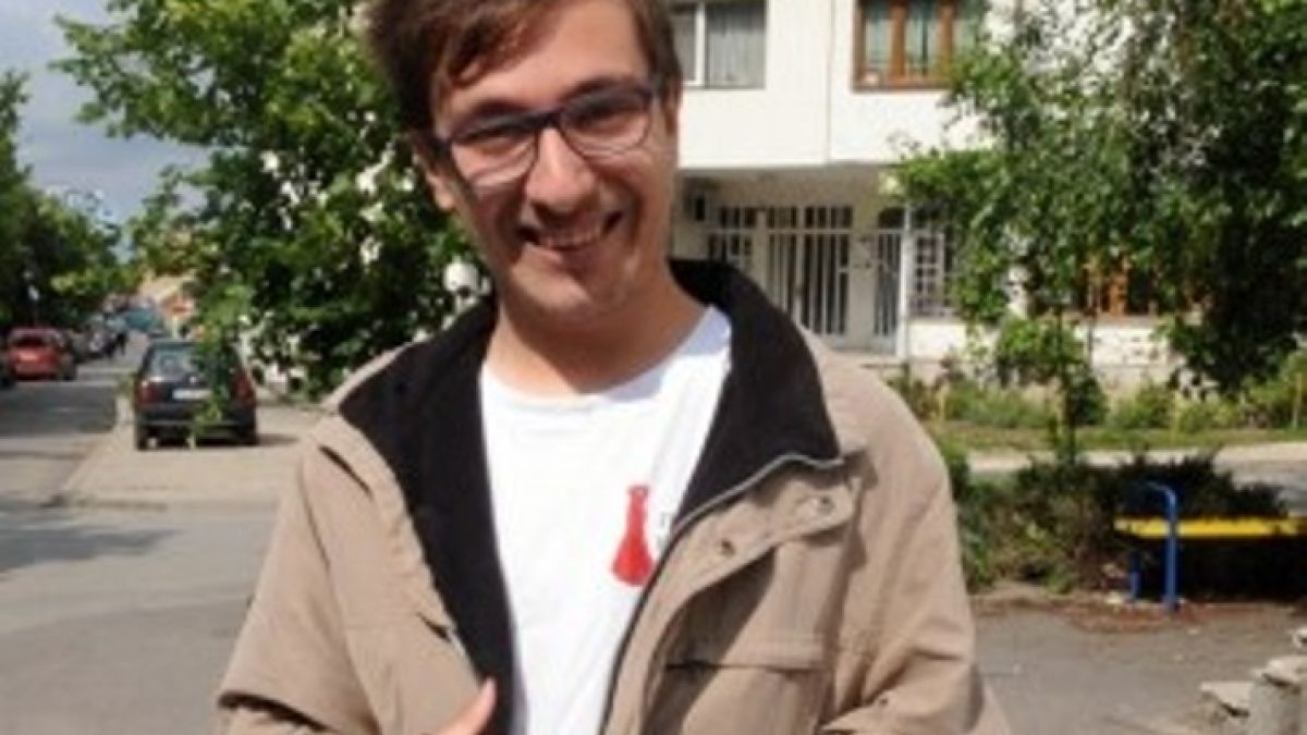 Изоставеният от съученици Кристиян: Наричаха ме предател, защото не бягах от час