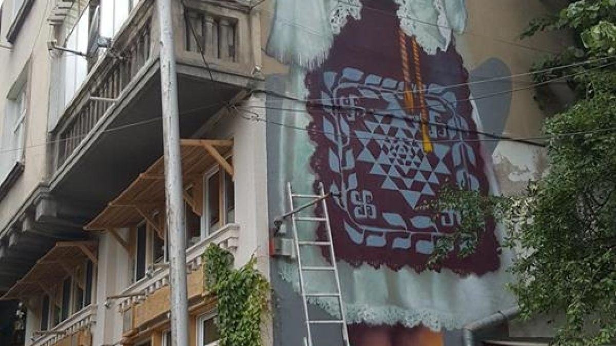 Повод за гордост! Изрисуваха столичен блок с ... (СНИМКИ)