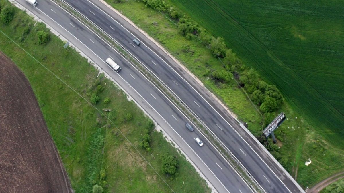 Камиони аварираха, затапиха пътища 
