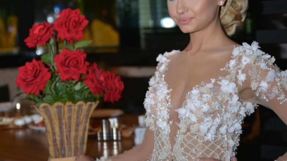Най-скъпата абитуриентка в България изригна с гневно и неграмотно писмо във Фейсбук!