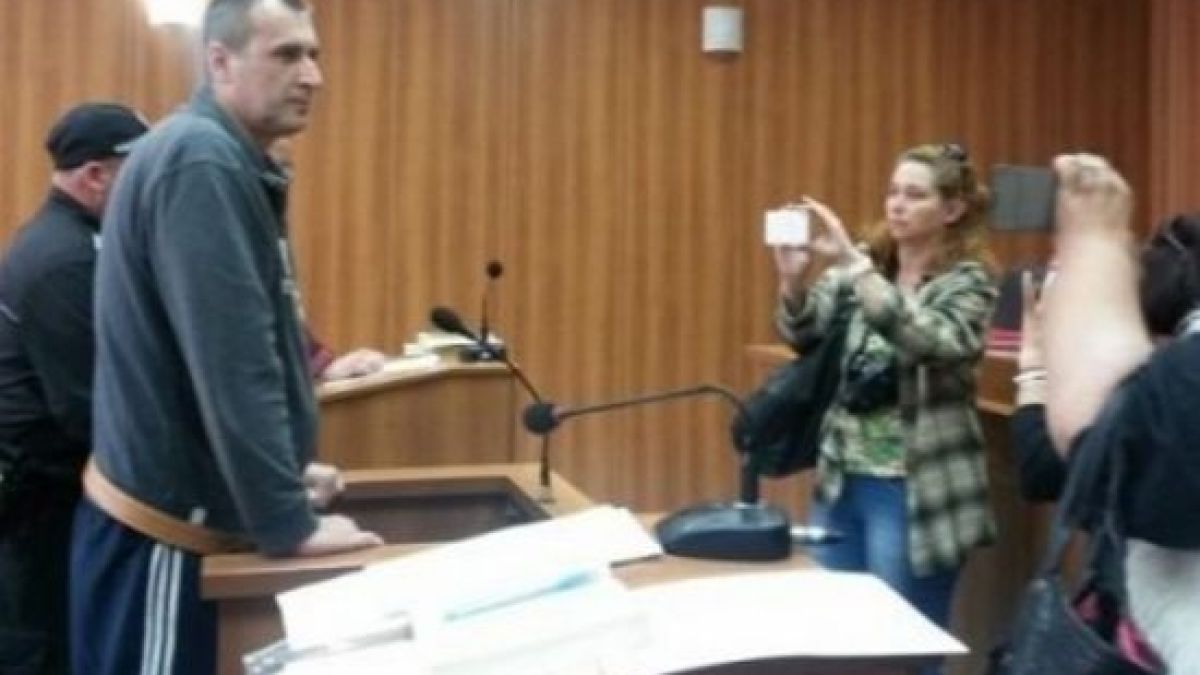 Само в БЛИЦ! 10 часа разпитват ченгето с мъртвите родители – не признава вина