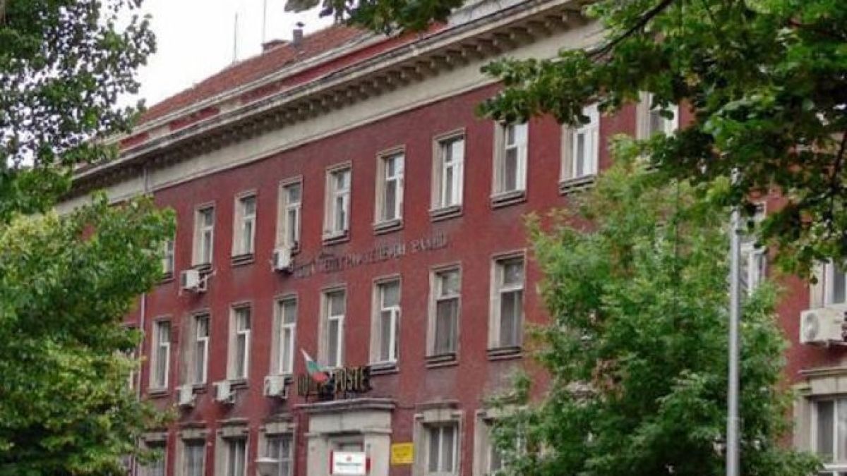 Извънредно! Полицията отцепи обраната поща в Хасково, сумата била огромна