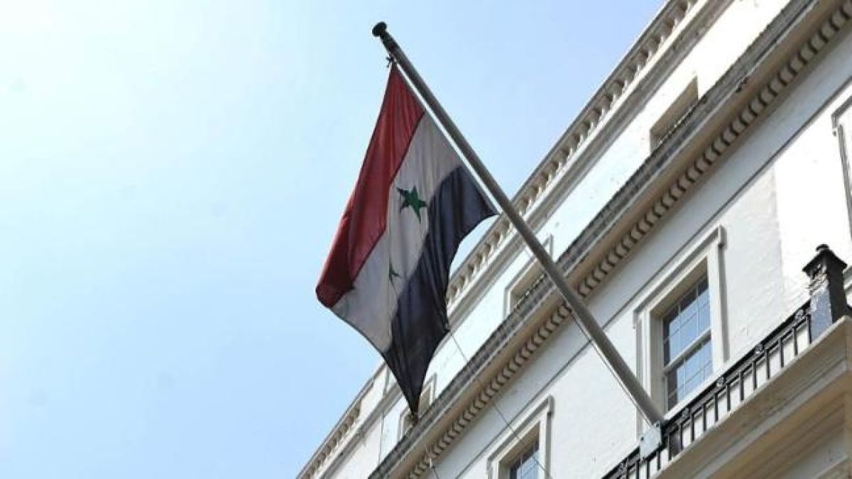 Най-малко 12 души са загинали при предполагаеми руски бомбардировки срещу пазар в Идлиб