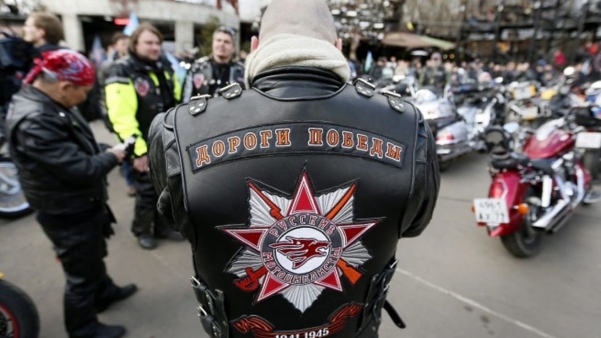 Само в БЛИЦ: „Нощните вълци” на Путин взривиха социалните мрежи в България!