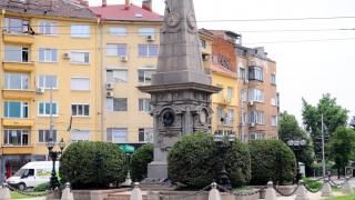 Сигнал до БЛИЦ: Кола пламна на ключов столичен булевард!