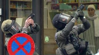 Нови арести във връзка с двойното убийство в предградията на Париж