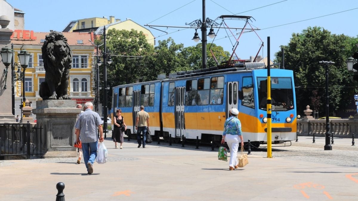 Извънредно и първо в БЛИЦ: Нещо странно се случва на „Лъвов мост“