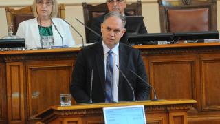 Кадиев скочи срещу ведомството на Бъчварова: Не си поплюва! (СНИМКА)