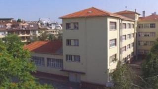 Цял клас напуска столично училище заради проблеми с ръководството