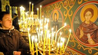 Утре е първата за годината Голяма Задушница. Какво се прави за помена?
