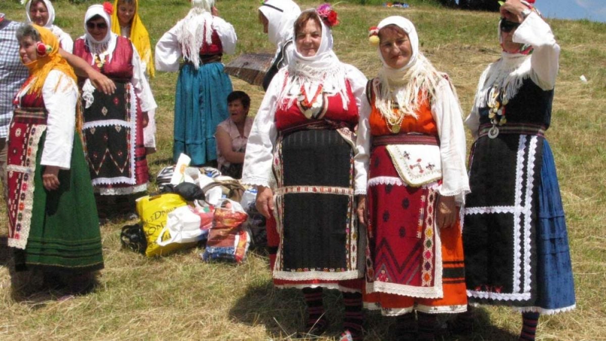 Репортаж на БЛИЦ: 200 000 души посетиха събора на Рожен (СНИМКИ)