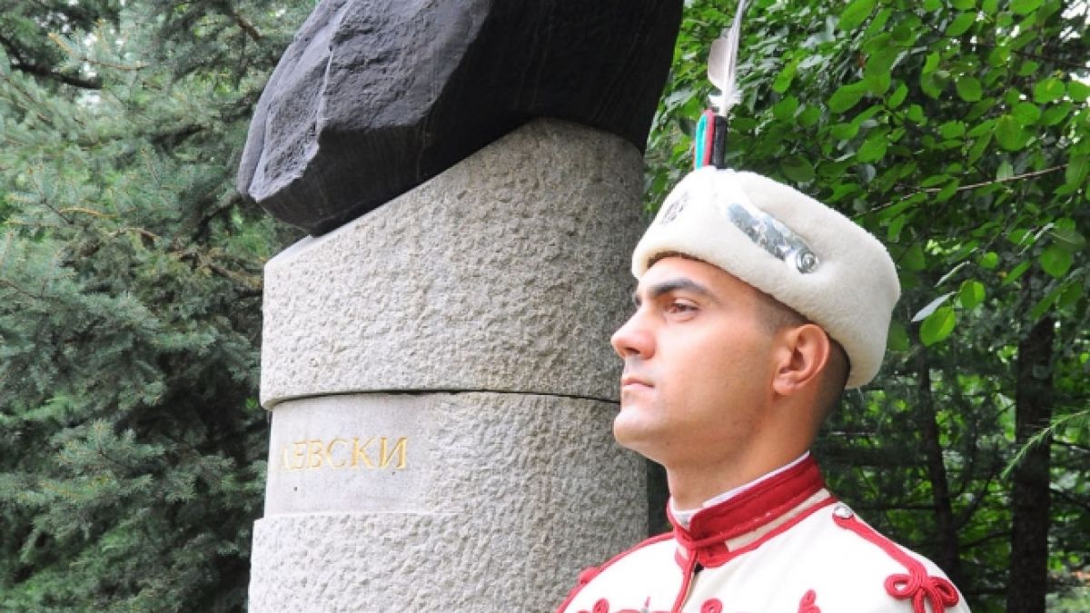 Стана ясно: Светият Синод отказва канонизация на Левски заради убийство с кама