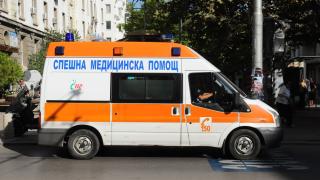 Мор в Пловдив: Хора припадат по улиците, свистят линейки 