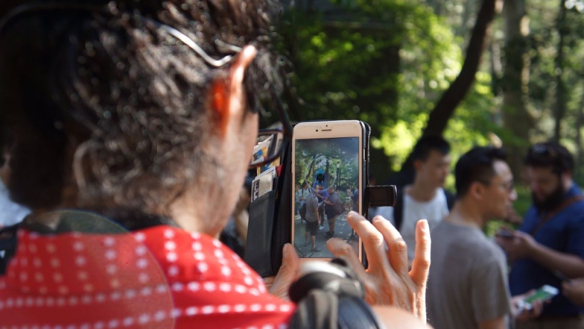 Вижте страшната истина за новата мания Pokemon Go!