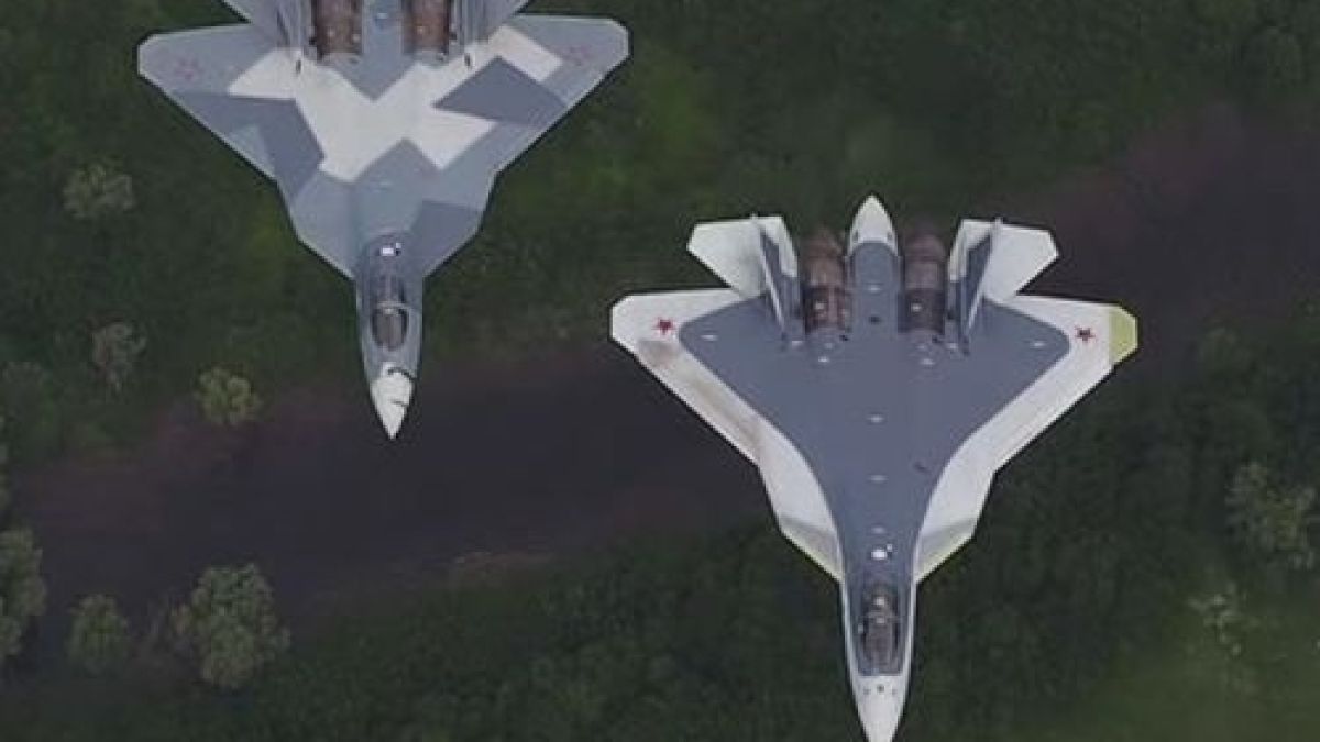 Т-50 отгоре: Уникални кадри на най-новия руски изтребител (ВИДЕО)   
