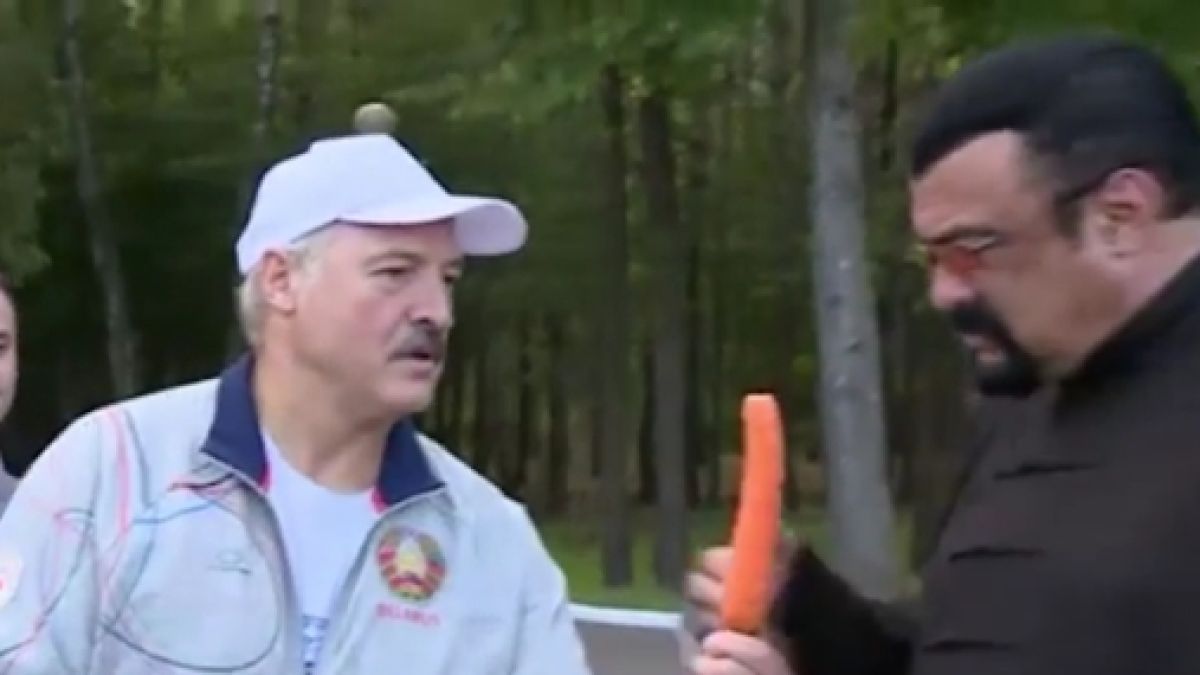 Лукашенко черпи Стивън Сегал с.. моркови и дини