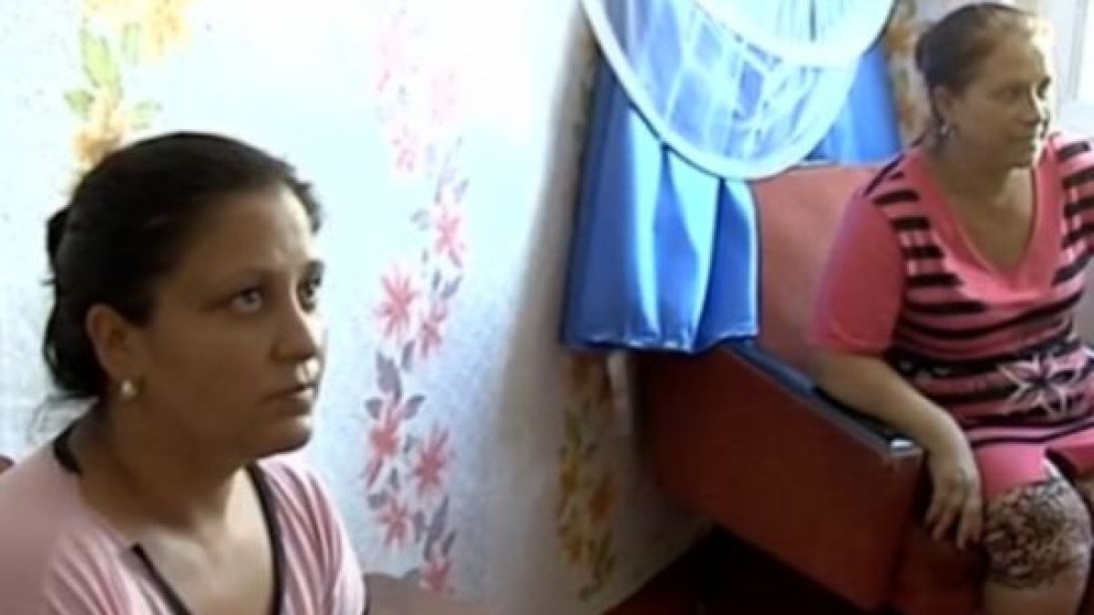 Това е 14-годишната майка на сиамските близнаци, близките ѝ изкараха лекарите виновни за драмата