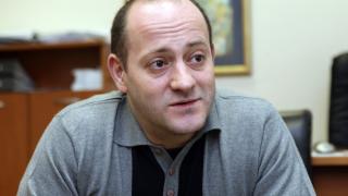 Росен Марков удостои с приз "Фалос за политици" Радан Кънев (СНИМКИ 18+)