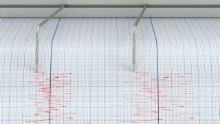 Закинтос не спира да се люлее