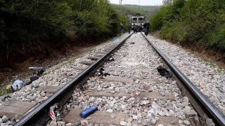 Кошмар в Германия, свлачище изкара от релсите влак със 185 пътници