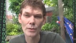 Историята на хакера, който разкри класифицирана информация за НЛО (ВИДЕО)