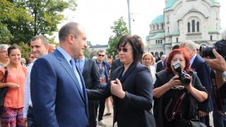 Първо в БЛИЦ! Нинова с първа оценка за Радев - написа за него... (СНИМКИ)