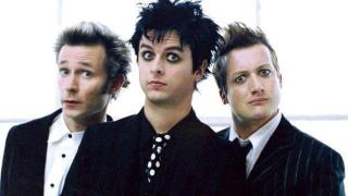 Загадъчна инфекция разболя рокаджиите от Green day  