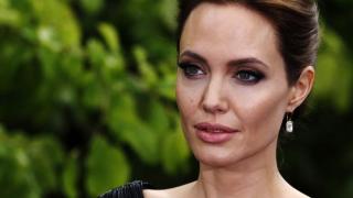 Анджелина Джоли разкри най-големите си тайни за съвършена визия 