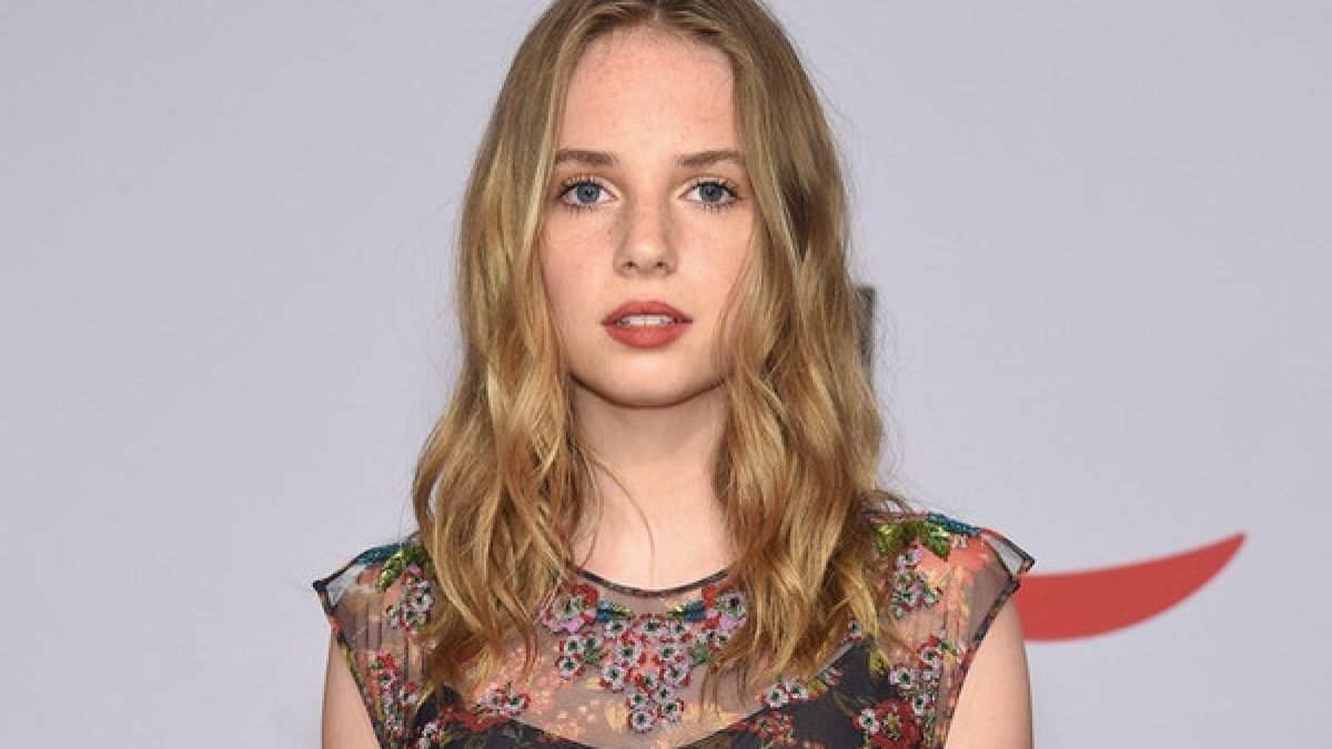 Дъщерята на Ума Търман и Итън Хоук започва кариера на модел (СНИМКИ/ВИДЕО)