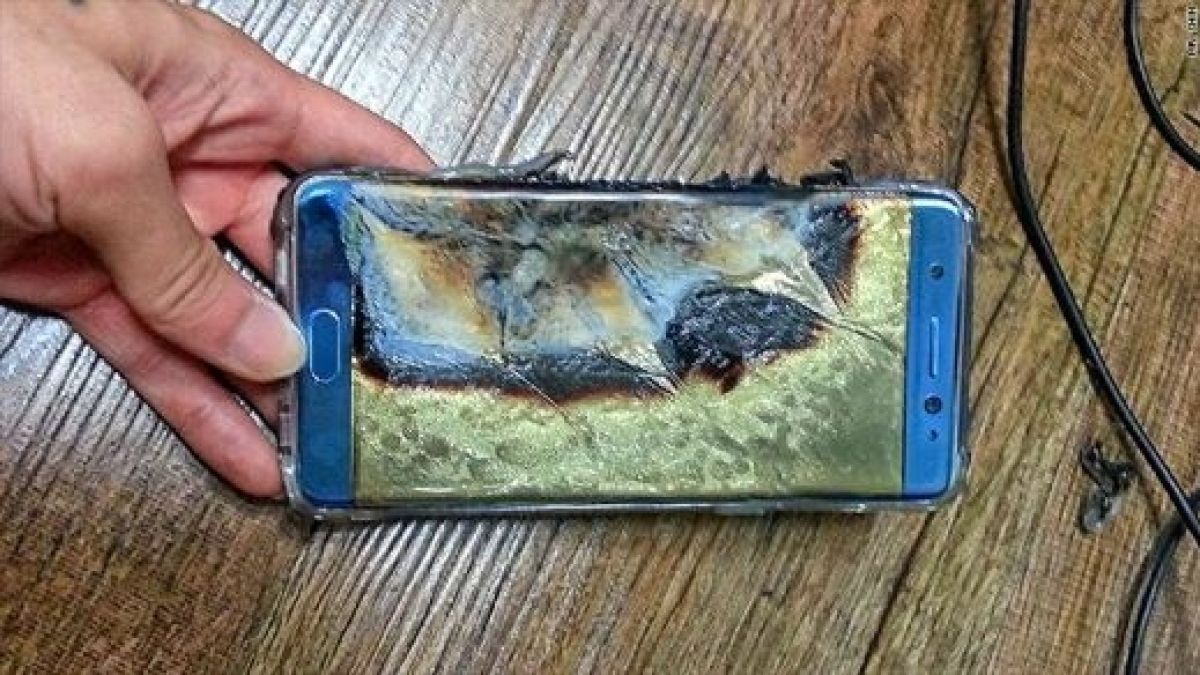 Япония също забрани внасянето на „Галакси ноут 7“ в самолетите
