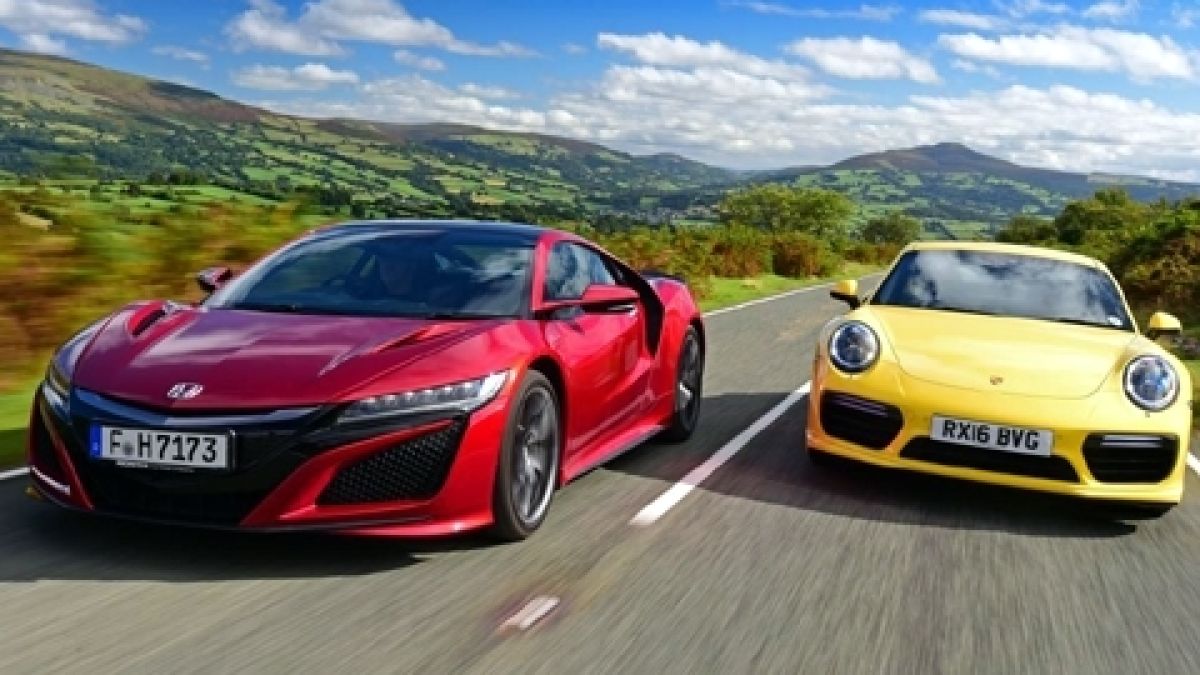 Honda NSX vs. Porsche 911 Turbo или технологиите на бъдещето срещу класиката (СНИМКИ)