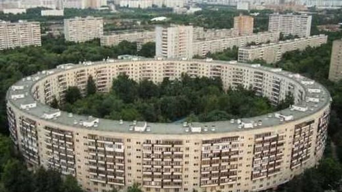 Знаете ли къде се намира този кръгъл блок? 
