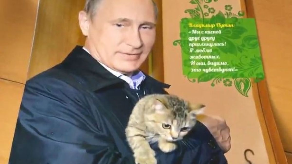 Mirror: Руснаците полудяха по календар с Путин, гушнал котенце и качен на кон (УНИКАЛНИ СНИМКИ/ВИДЕО)