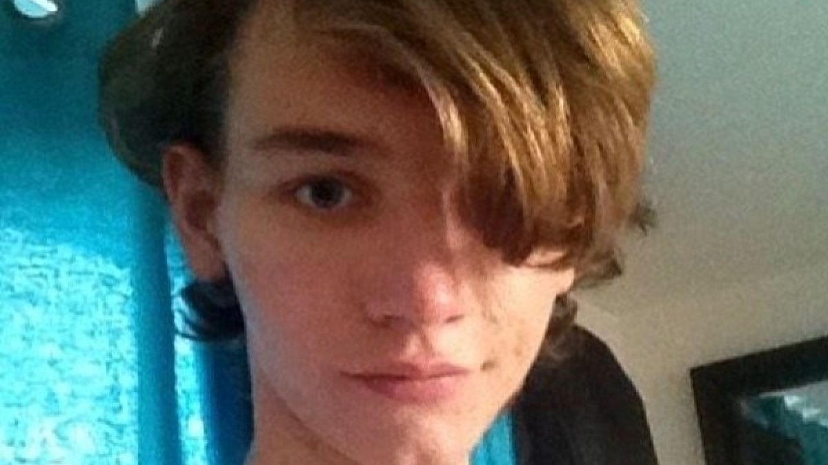 Транссексуален ученик разби табуто! Не му давали да носи пола в клас