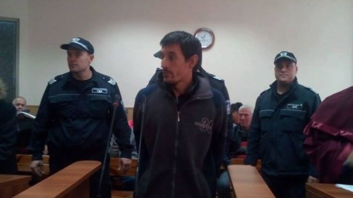 Изнасилвачът и убиец на баби в Пловдивско: Искам у дома, татко ще ми помогне