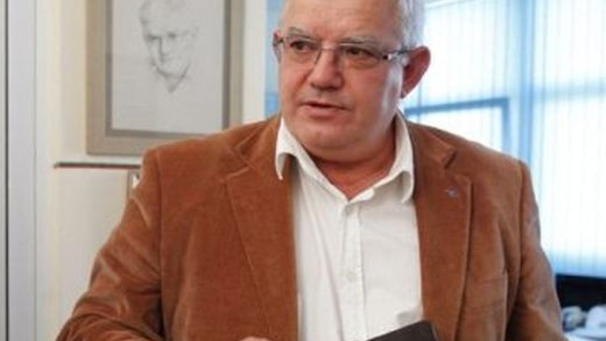 Акад. Ваньо Митев се оттегля от Медицинския университет в София