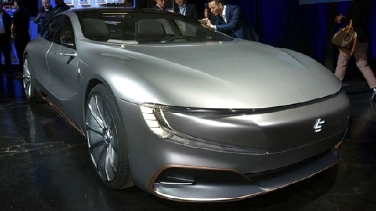 Резил на премиерата на китайската Tesla (СНИМКИ)