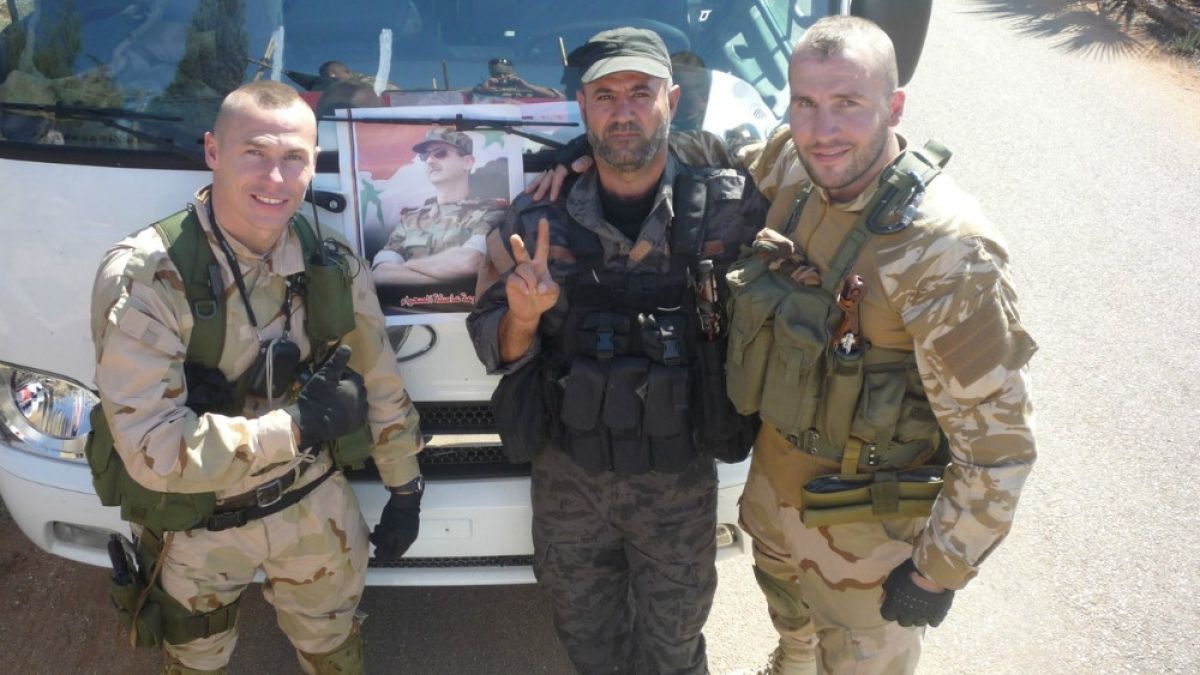 Извънредно! Трима руски офицери са ранени при свиреп обстрел от терористите на хуманитарен коридор в Алепо (ВИДЕО)