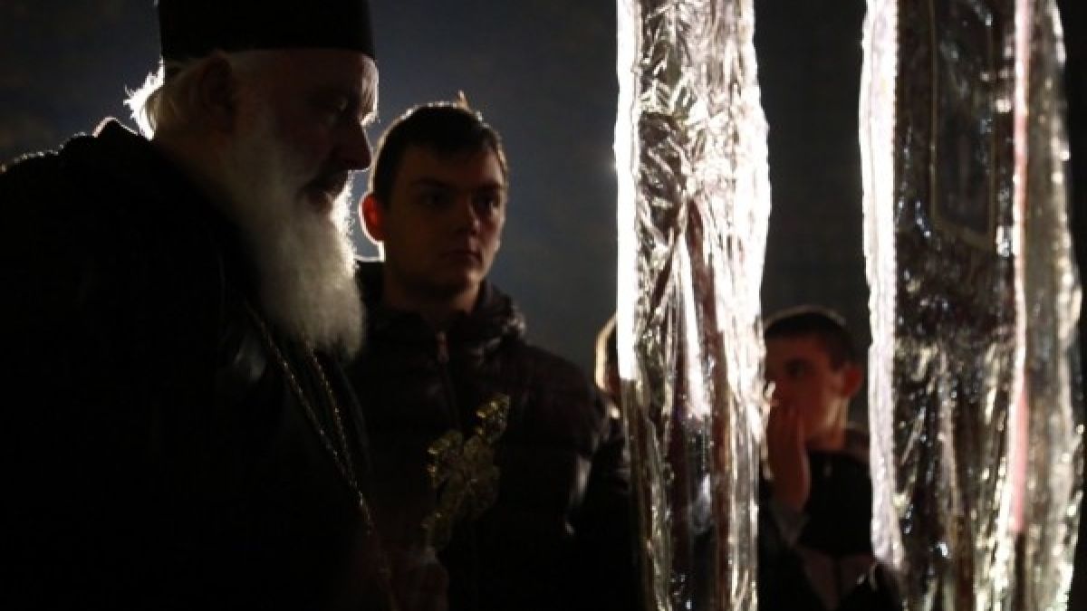 Стана напечено! С викове "Българи, юнаци" протестът срещу бежанците помете Лъвов мост (СНИМКИ/ВИДЕО)