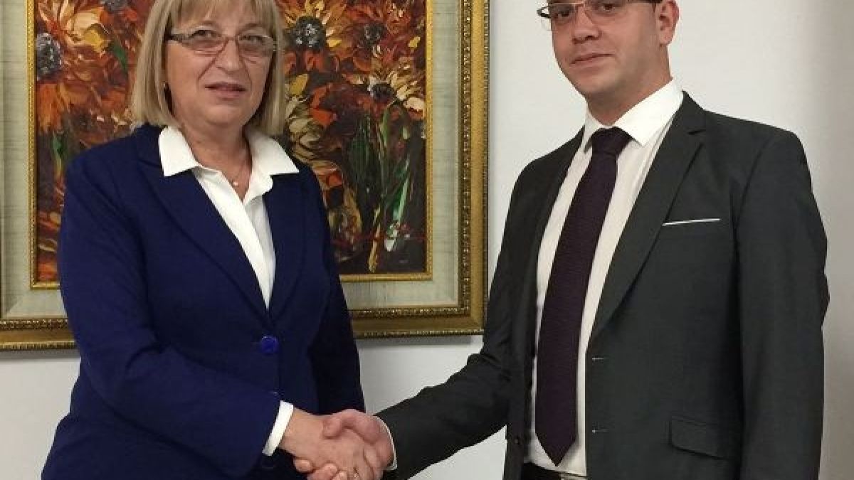 Добричкият кмет посрещна Цачева в общината