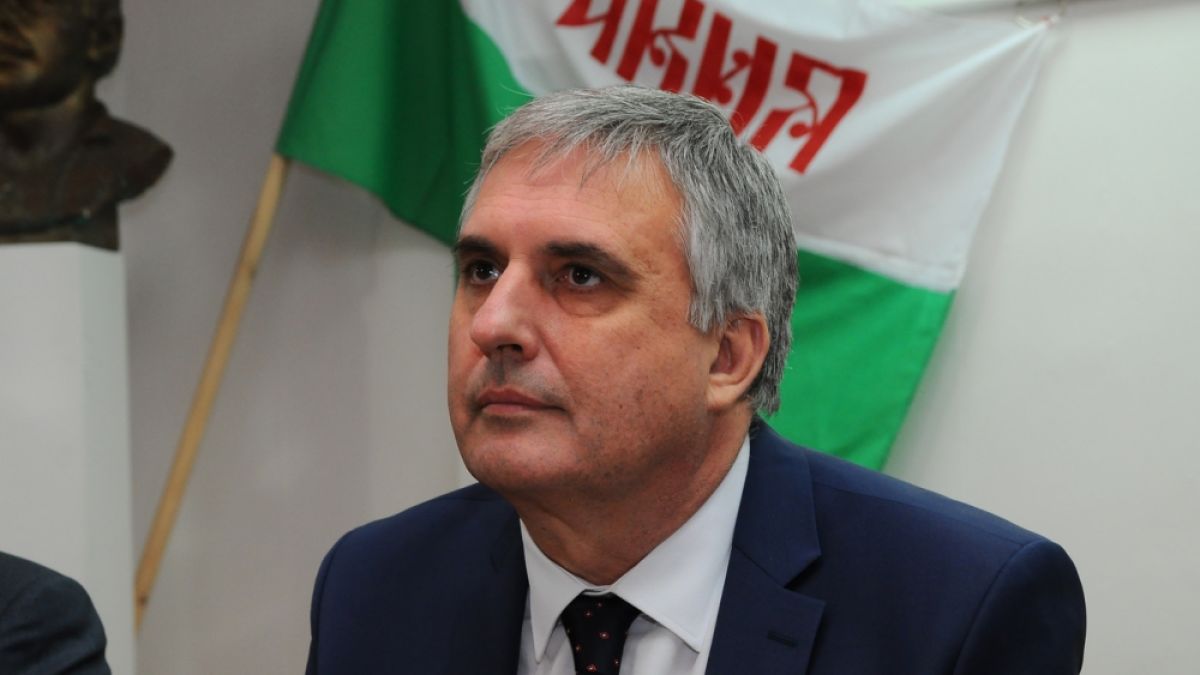 Калфин: Имаме нужда от активен президент, който да разбира от работата, да знае и да може да представлява държавата в международните отношения