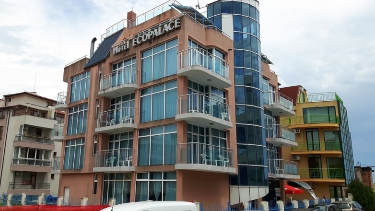 Митичен бизнесмен го закъса, продават хотела му в Приморско