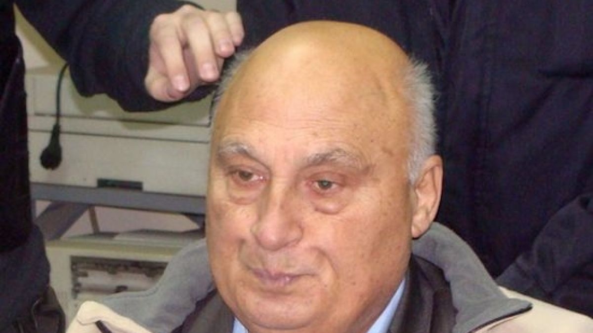 Цар Киро легна по спешност под ножа 